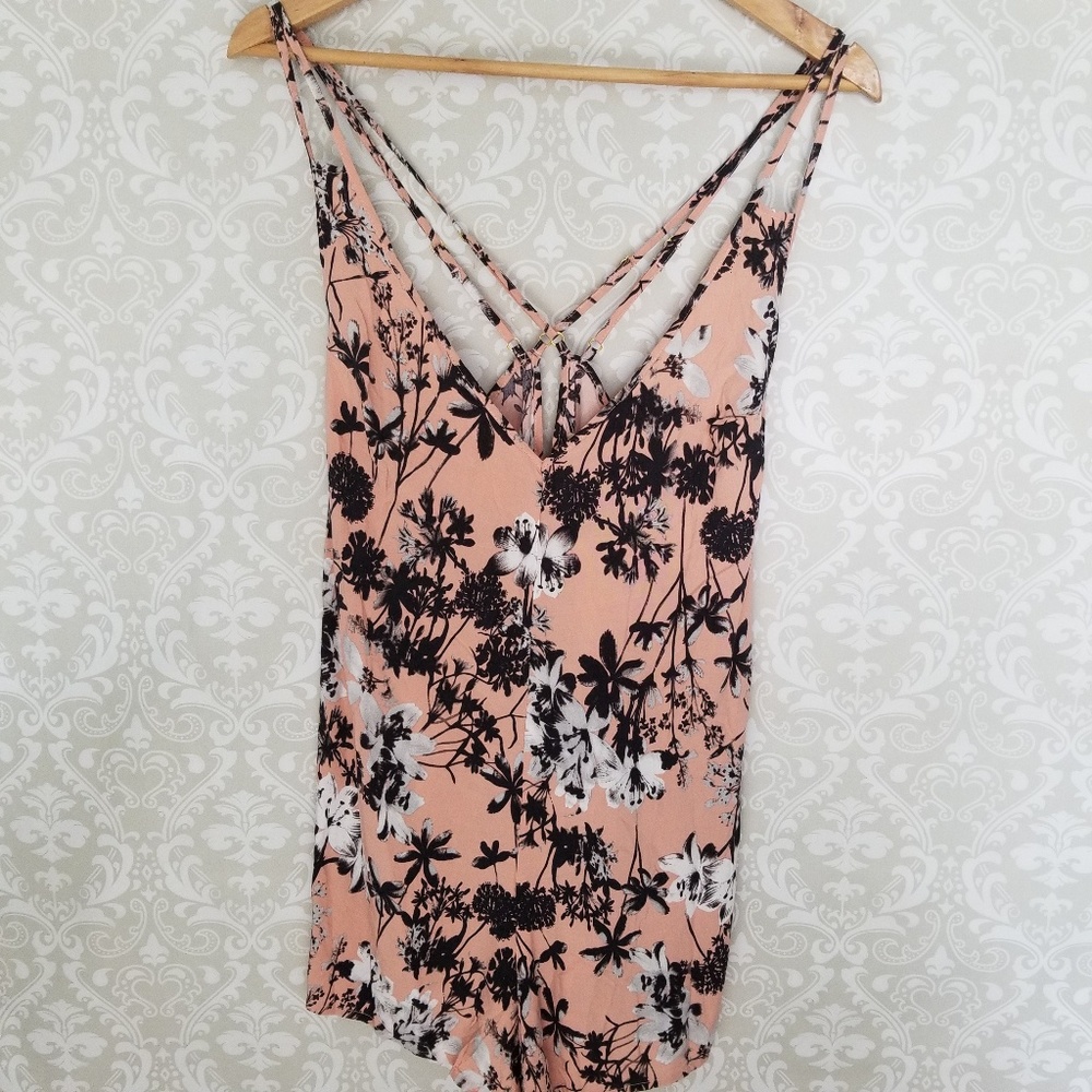 LIRA CRTV SCTY romper sz S NWT